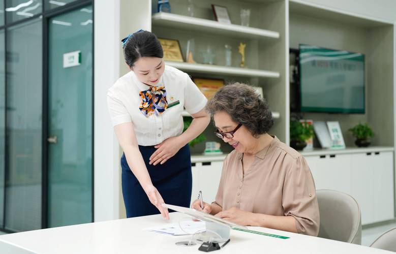 健泰医保卡怎么取现银行卡余额，很多人都搞错了